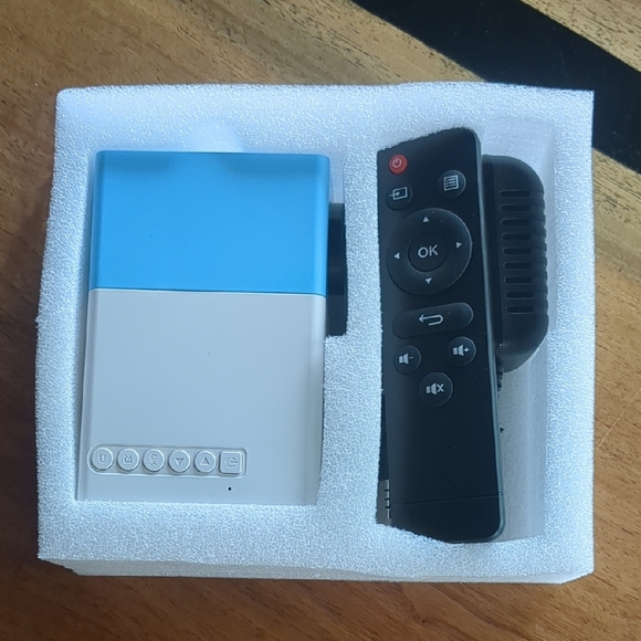 Blue LED Projector - Picture 2 of 2